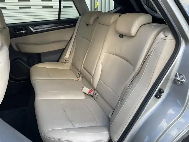 スバル アウトバック リミテッド 道央・札幌 2016(平28)年 10.7万km タングステンM (株)IDOMが運営する【じしゃロン札幌豊平店】の自社ローン対象車両になります。こちらは現金ご利用時の価格です。/自社ローンご希望の方は別途その旨お申付け下さい。/プッシュスタート/レザーシート/パワーシート/純正ナビ・TV/バックカメラ/ドライブレコーダー/ETC