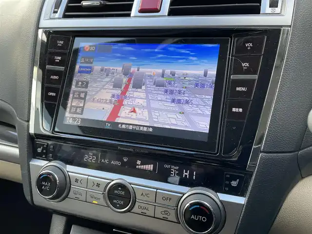 スバル アウトバック リミテッド 道央・札幌 2016(平28)年 10.7万km タングステンM (株)IDOMが運営する【じしゃロン札幌豊平店】の自社ローン対象車両になります。こちらは現金ご利用時の価格です。/自社ローンご希望の方は別途その旨お申付け下さい。/プッシュスタート/レザーシート/パワーシート/純正ナビ・TV/バックカメラ/ドライブレコーダー/ETC