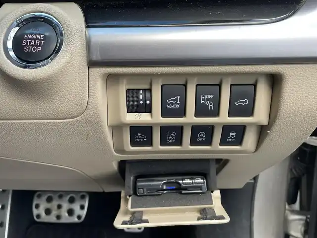 スバル アウトバック リミテッド 道央・札幌 2016(平28)年 10.7万km タングステンM (株)IDOMが運営する【じしゃロン札幌豊平店】の自社ローン対象車両になります。こちらは現金ご利用時の価格です。/自社ローンご希望の方は別途その旨お申付け下さい。/プッシュスタート/レザーシート/パワーシート/純正ナビ・TV/バックカメラ/ドライブレコーダー/ETC