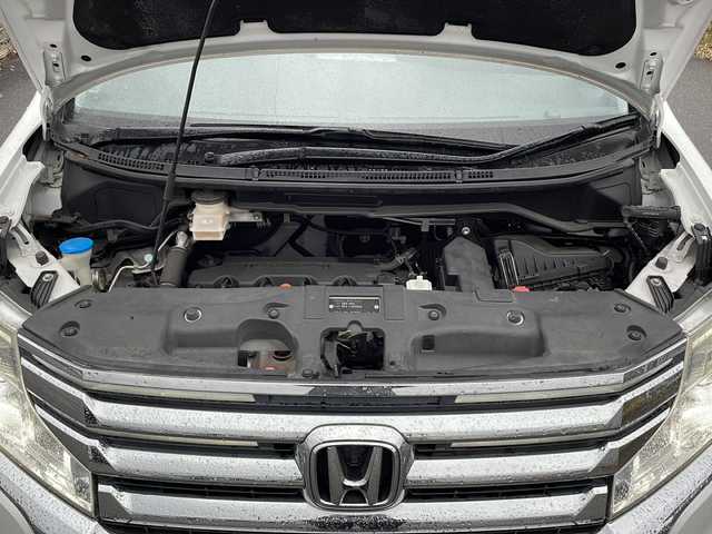 ホンダ ステップワゴン スパーダ Z 福島県 2015(平27)年 8.2万km ホワイトオーキッドパール ワンオーナー 4WD 純正ナビ フルセグTV　Bluetooth バックカメラ フリップダウンモニター 両側パワースライドドア パドルシフト オートクルーズ　ETC　HIDヘッドライト フォグランプ