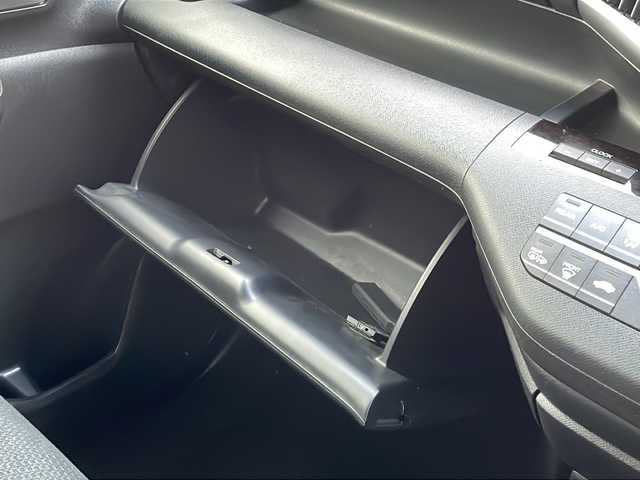 ホンダ ステップワゴン スパーダ Z 福島県 2015(平27)年 8.2万km ホワイトオーキッドパール ワンオーナー 4WD 純正ナビ フルセグTV　Bluetooth バックカメラ フリップダウンモニター 両側パワースライドドア パドルシフト オートクルーズ　ETC　HIDヘッドライト フォグランプ