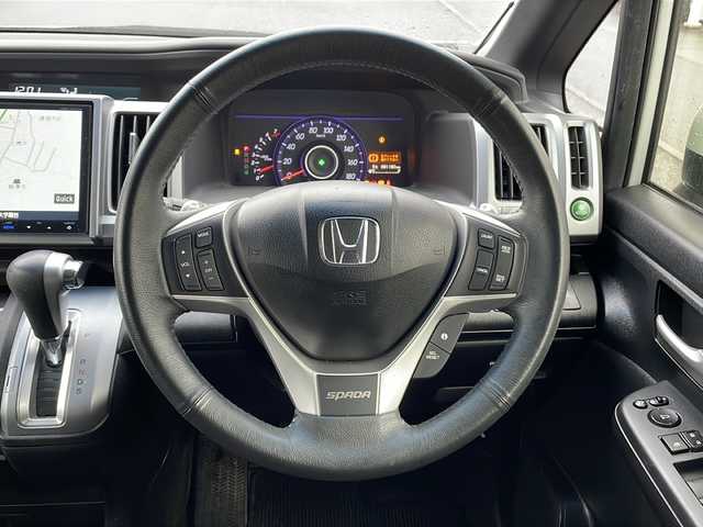 ホンダ ステップワゴン スパーダ Z 福島県 2015(平27)年 8.2万km ホワイトオーキッドパール ワンオーナー 4WD 純正ナビ フルセグTV　Bluetooth バックカメラ フリップダウンモニター 両側パワースライドドア パドルシフト オートクルーズ　ETC　HIDヘッドライト フォグランプ