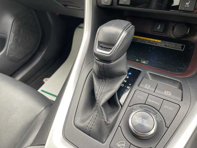 トヨタ ＲＡＶ４ G Zパッケージ 山形県 2021(令3)年 8.8万km ホワイトパールクリスタルシャイン 禁煙車/ワンオーナー/Toyota Safety Sense	/・プリクラッシュセーフティ		/・レーントレーシングアシスト		/・レーダークルーズコントロール		/・ロードサインアシスト		/・発進遅れ告知機能		/・オートマチックハイビーム		/・アダプティブハイビームシステム		/・緊急時操舵支援（アクティブ操舵機能）/モデリスタ（F.S.R）	/ブラインドスポットモニター/レザーシート/純正ディスプレイオーディオ/BT.USB.MiraCast/フルセグ/パノラミックビューモニター/バックカメラ/デジタルインナーミラー/ETC2.0/ドライブレコーダー/おくだけ充電/ダウンヒルアシスト/電動パーキングブレーキ/オートブレーキホールド/電動リアゲート/LEDヘッドライト/ルーフレール/シートヒーター/スペアキー