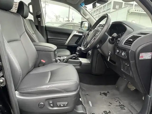 トヨタ ランドクルーザー プラド TX Lパッケージ マットブラED 島根県 2023(令5)年 5.1万km ブラック 社外９インチＳＤナビ　/フルセグTV　/ＤＶＤ再生　/Ｂｌｕｅｔｏｏｔｈ接続　/バックカメラ　/ビルトインＥＴＣ2.0 　/前後ドライブレコーダー/トヨタセーフティセンス/・レーダークルーズコントロール/・プリクラッシュセーフティ/・レーンディパーチャーアラート/・オートマチックハイビーム/黒レザーシート/電動格納サードシート/前席パワーシート／シートヒーター/エアーシート/前後コーナーセンサー　/純正LEDヘッドライト　/純正LEDフォグライト/純正１８インチアルミホイール/保証書/取扱説明書