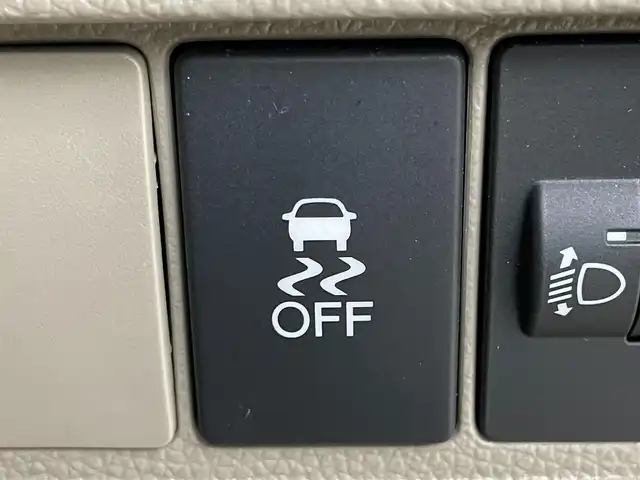 ホンダ Ｎ ＯＮＥ G 岡山県 2013(平25)年 5.4万km クリスタルブラックパール 純正７インチナビ　/バックカメラ　/スマートキー　/スペアキー×1　/ＣＤ／ＤＶＤ再生　/アイドリングストップ　/ミュージックサーバー　/純正フロアマット　/ワンセグ　/ベンチシート　/オートエアコン　/ハロゲンヘッドライト/禁煙車