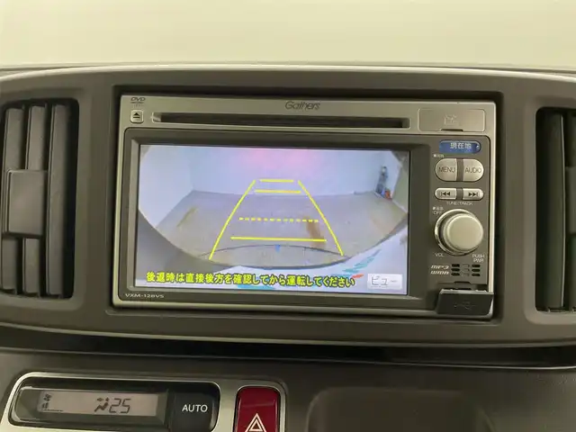 ホンダ Ｎ ＯＮＥ G 岡山県 2013(平25)年 5.4万km クリスタルブラックパール 純正７インチナビ　/バックカメラ　/スマートキー　/スペアキー×1　/ＣＤ／ＤＶＤ再生　/アイドリングストップ　/ミュージックサーバー　/純正フロアマット　/ワンセグ　/ベンチシート　/オートエアコン　/ハロゲンヘッドライト/禁煙車