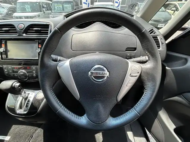 日産 セレナ ハイウェイスター Sハイブリッド 京都府 2014(平26)年 9.5万km ダイヤモンドブラック (株)IDOMが運営する【じしゃロン伏見店】の自社ローン専用車両になりますこちらは現金またはオートローンご利用時の価格です。自社ローンご希望の方は別途その旨お申付け下さい