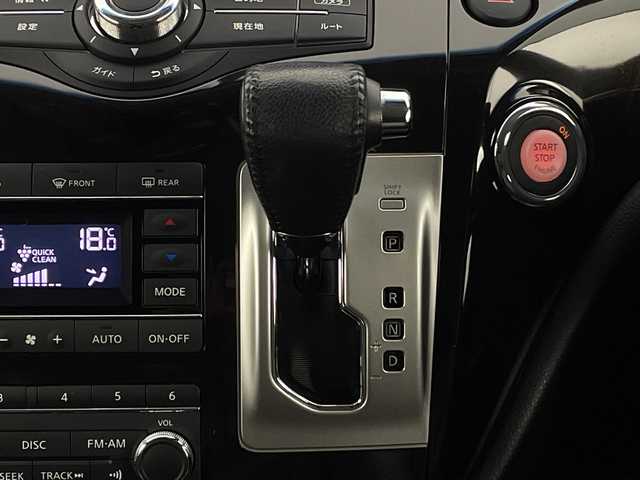 日産 エルグランド 250ハイウェイスター プレミアム 新潟県 2016(平28)年 7.2万km ブリリアントホワイトパール ワンオーナー/純正HDDナビ/　　CD/DVD/AM/FM/フルセグ/BT/アラウンドビューモニター/両側パワースライドドア/パワーバックドア/クルーズコントロール/オートライト/レザーシート/運転席メモリシート/前席シートヒーター/オットマン/車高調/AC100V充電/マルチファンクションコンソール/ドライブレコーダー/リアサンシェード/エンジンスターター/スペアキー/スマートキー/ETC