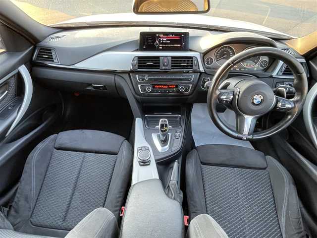 ＢＭＷ ３２０ｄ ツーリング Mスポーツ 岡山県 2015(平27)年 8.5万km パール 純正HDDナビ/(AM、FM、CD、DVD、BT)/バックカメラ/クルーズコントロール/横滑り防止装置/ETC/アイドリングストップ/LEDヘッドライト/フォグランプ/ウィンカーミラー/純正アルミホイール/運転席パワーシート/プッシュスタート/スマートキー/社外フロアマット/スペアキー/取扱説明書/保証書メモリナビ