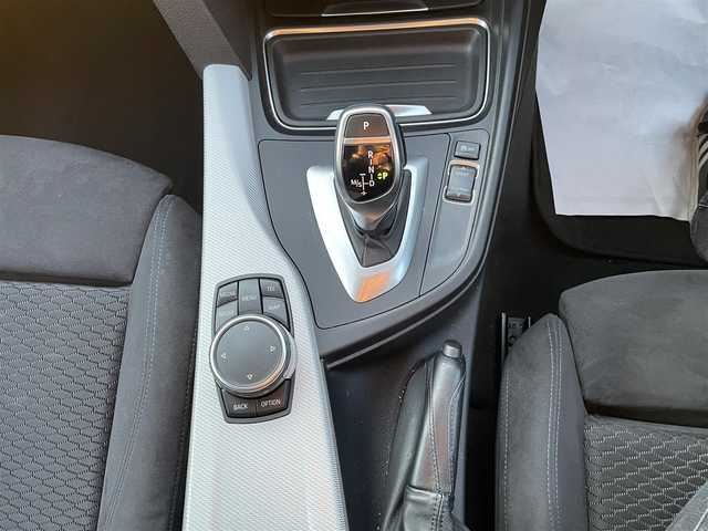 ＢＭＷ ３２０ｄ ツーリング Mスポーツ 岡山県 2015(平27)年 8.5万km パール 純正HDDナビ/(AM、FM、CD、DVD、BT)/バックカメラ/クルーズコントロール/横滑り防止装置/ETC/アイドリングストップ/LEDヘッドライト/フォグランプ/ウィンカーミラー/純正アルミホイール/運転席パワーシート/プッシュスタート/スマートキー/社外フロアマット/スペアキー/取扱説明書/保証書メモリナビ