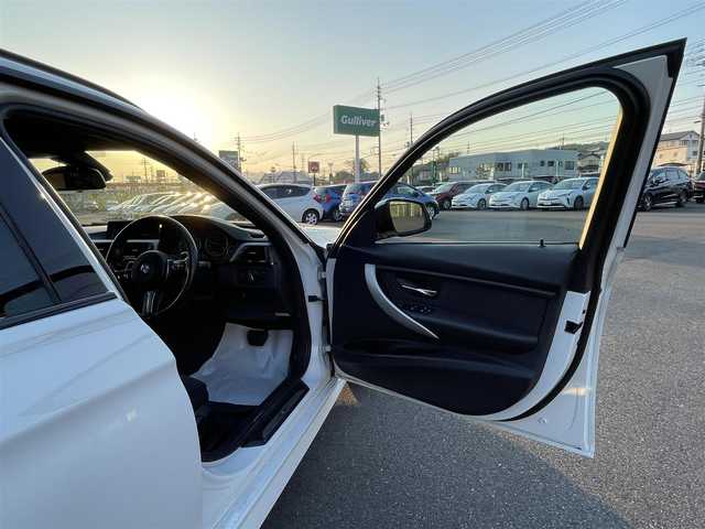 ＢＭＷ ３２０ｄ ツーリング Mスポーツ 岡山県 2015(平27)年 8.5万km パール 純正HDDナビ/(AM、FM、CD、DVD、BT)/バックカメラ/クルーズコントロール/横滑り防止装置/ETC/アイドリングストップ/LEDヘッドライト/フォグランプ/ウィンカーミラー/純正アルミホイール/運転席パワーシート/プッシュスタート/スマートキー/社外フロアマット/スペアキー/取扱説明書/保証書メモリナビ