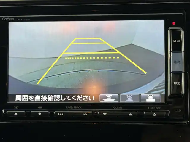 ホンダ フィット ハイブリット Fパッケージ 道央・札幌 2015(平27)年 4.9万km ティンテッドシルバーM ・４WD/・コンフォートビューパッケージ/・ギャザーズナビ/　CD/DVD/USB/フルセグ/・バックカメラ/・ETC/・フロントデアイサー/・横滑り防止/・ライトレベライザー/・プッシュスタート/・スマートキー/・純正フロアマット/・ドアバイザー/・社外AW付スタッドレス積込(175/65/R15)