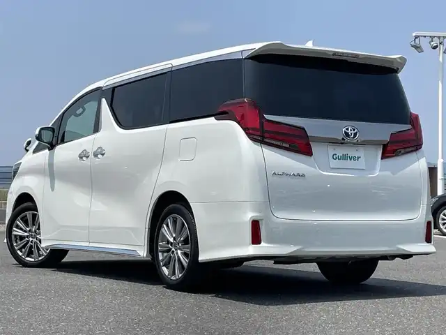 トヨタ アルファード S タイプゴールドⅢ 島根県 2022(令4)年 2.6万km ホワイトパールクリスタルシャイン 純正ディスプレイオーディオナビ/CD/DVD/DTV/Bluetooth/バックカメラ/純正フリップダウンモニター/両側パワースライドドア /パワーバックドア /レーダークルーズコントロール/ステアリングスイッチ/三眼LEDオートライト/オートマチックハイビーム /ドライブレコーダー/ビルトインETC/スマートキー/スペアキー /クリアランスソナー /BSM/PKSB/RCTA/ハーフレザー調シート/純正フロアマット/純正アルミホイール