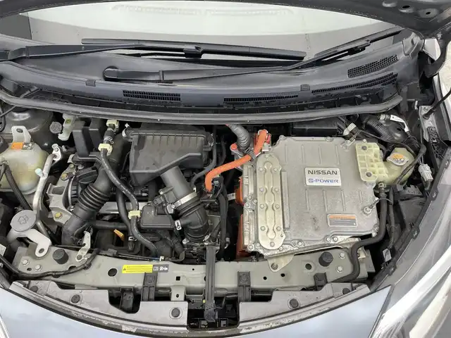 日産 ノート e－パワー X Vセレクション 滋賀県 2020(令2)年 6.7万km ダークメタルグレー 禁煙車/社外ナビ/Bluetooth/アラウンドビューカメラ/ETC/プッシュスタート/スマートキー/フロアマット/エマージェンシーブレーキ/LEDヘッドライト/コーナーセンサー
