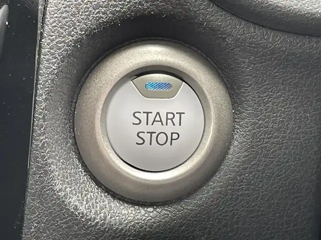 日産 ノート e－パワー X Vセレクション 滋賀県 2020(令2)年 6.7万km ダークメタルグレー 禁煙車/社外ナビ/Bluetooth/アラウンドビューカメラ/ETC/プッシュスタート/スマートキー/フロアマット/エマージェンシーブレーキ/LEDヘッドライト/コーナーセンサー
