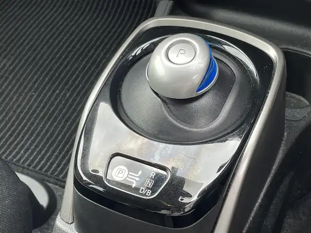 日産 ノート e－パワー X Vセレクション 滋賀県 2020(令2)年 6.7万km ダークメタルグレー 禁煙車/社外ナビ/Bluetooth/アラウンドビューカメラ/ETC/プッシュスタート/スマートキー/フロアマット/エマージェンシーブレーキ/LEDヘッドライト/コーナーセンサー