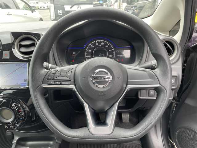 日産 ノート e－パワー X Vセレクション 滋賀県 2020(令2)年 6.7万km ダークメタルグレー 社外ナビ/Bluetooth/アラウンドビューカメラ/ETC/プッシュスタート/スマートキー/社外フロアマット/エマージェンシーブレーキ/LEDヘッドライト/コーナーセンサー