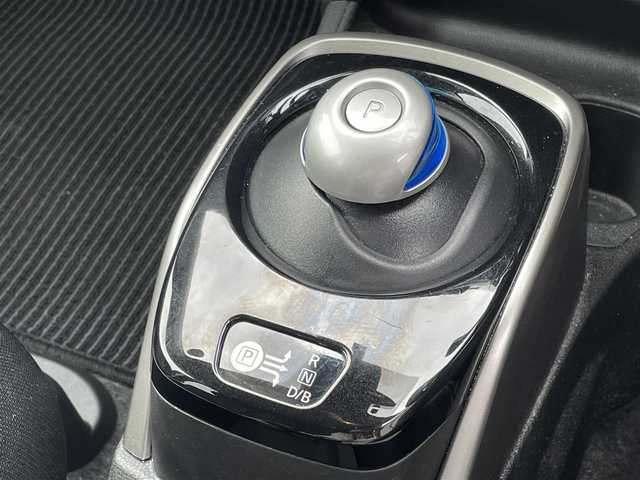 日産 ノート e－パワー X Vセレクション 滋賀県 2020(令2)年 6.7万km ダークメタルグレー 社外ナビ/Bluetooth/アラウンドビューカメラ/ETC/プッシュスタート/スマートキー/社外フロアマット/エマージェンシーブレーキ/LEDヘッドライト/コーナーセンサー