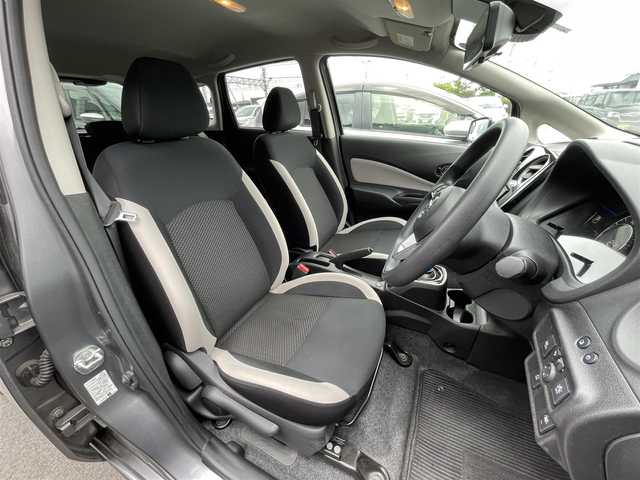 日産 ノート e－パワー X Vセレクション 滋賀県 2020(令2)年 6.7万km ダークメタルグレー 社外ナビ/Bluetooth/アラウンドビューカメラ/ETC/プッシュスタート/スマートキー/社外フロアマット/エマージェンシーブレーキ/LEDヘッドライト/コーナーセンサー
