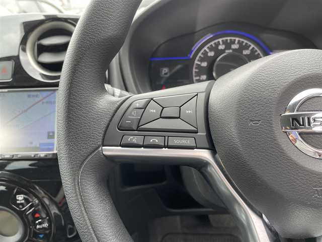 日産 ノート e－パワー X Vセレクション 滋賀県 2020(令2)年 6.7万km ダークメタルグレー 社外ナビ/Bluetooth/アラウンドビューカメラ/ETC/プッシュスタート/スマートキー/社外フロアマット/エマージェンシーブレーキ/LEDヘッドライト/コーナーセンサー