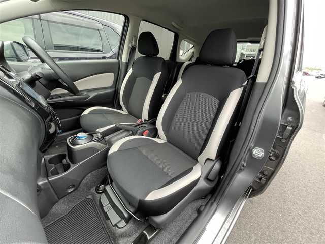 日産 ノート e－パワー X Vセレクション 滋賀県 2020(令2)年 6.7万km ダークメタルグレー 社外ナビ/Bluetooth/アラウンドビューカメラ/ETC/プッシュスタート/スマートキー/社外フロアマット/エマージェンシーブレーキ/LEDヘッドライト/コーナーセンサー