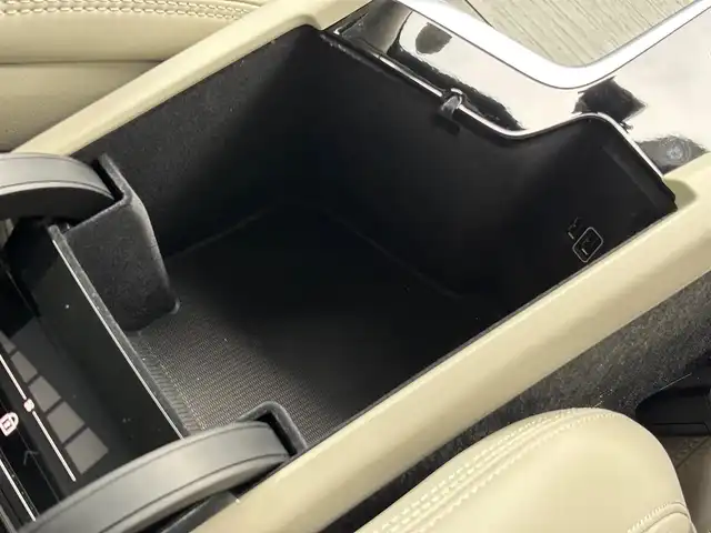 ボルボ Ｖ６０ B5 インスクリプション 山梨県 2022(令4)年 5.4万km シルバー 白革/harman/kardon/インテリセーフティ/ワイヤレスチャージ/HUD/マッサージシート/電動リアゲート/フルセグ/純正ＨＤＤナビ/全周囲カメラ/パイロットアシスト/ＬＫＡ/ＢＬＩＳ/ステアリングＨ/スペアキー