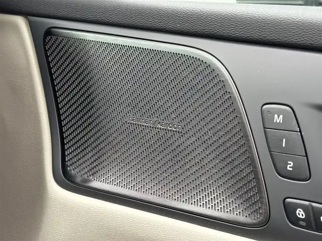ボルボ Ｖ６０ B5 インスクリプション 山梨県 2022(令4)年 5.4万km シルバー 白革/harman/kardon/インテリセーフティ/ワイヤレスチャージ/HUD/マッサージシート/電動リアゲート/フルセグ/純正ＨＤＤナビ/全周囲カメラ/パイロットアシスト/ＬＫＡ/ＢＬＩＳ/ステアリングＨ/スペアキー