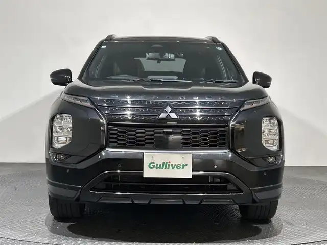 三菱 アウトランダー ＰＨＥＶ P 愛媛県 2023(令5)年 1.4万km ブラックダイヤモンド ・９型ナビ/（フルセグＴＶ・ＢＴ・ＦＭ・ＡＭ・ＵＳＢ・ａｐｐｌｅ　ｃａｒｐｌａｙ）/・全方位カメラ　/・サンルーフ　/・ＤＮ席シートヒーター　/・ＤＮ席パワーシート　/・レーダークルーズコントロール　/・ＥＴＣ２．０　/・前後ドラレコ/・パワーバックドア/・1500W充電/・デジタルインナーミラー/・置くだけ充電/・シートメモリー/・9型後席プライベートモニター