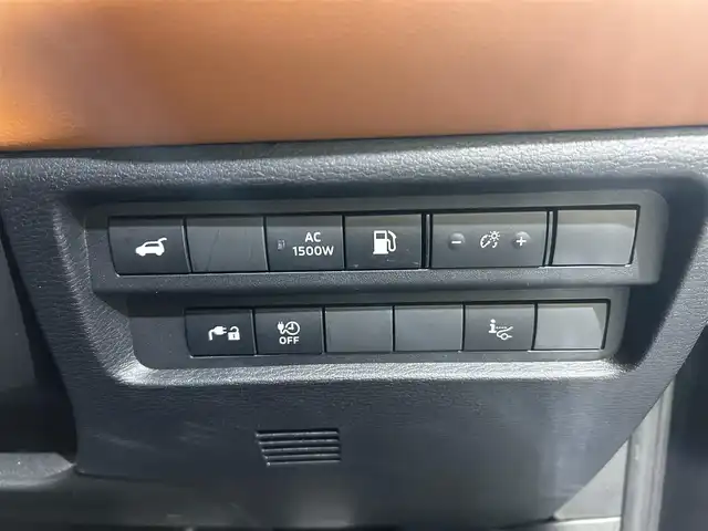 三菱 アウトランダー ＰＨＥＶ P 愛媛県 2023(令5)年 1.4万km ブラックダイヤモンド ・９型ナビ/（フルセグＴＶ・ＢＴ・ＦＭ・ＡＭ・ＵＳＢ・ａｐｐｌｅ　ｃａｒｐｌａｙ）/・全方位カメラ　/・サンルーフ　/・ＤＮ席シートヒーター　/・ＤＮ席パワーシート　/・レーダークルーズコントロール　/・ＥＴＣ２．０　/・前後ドラレコ/・パワーバックドア/・1500W充電/・デジタルインナーミラー/・置くだけ充電/・シートメモリー/・9型後席プライベートモニター