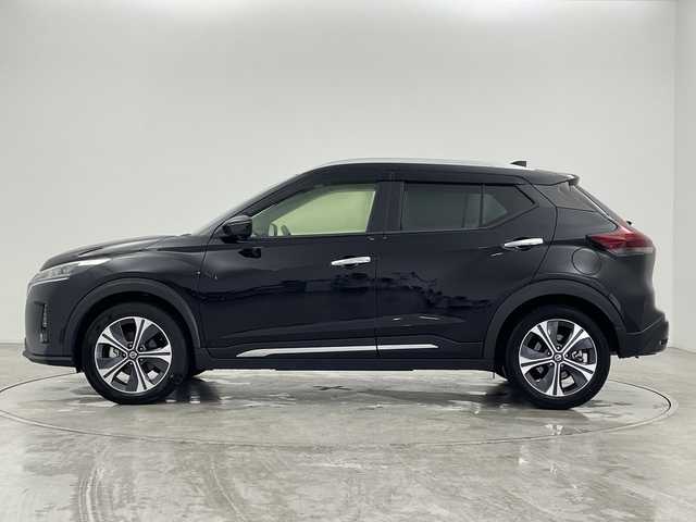 日産 キックス X 群馬県 2022(令4)年 2.9万km ピュアブラック 純正９型ナビ　全周囲カメラ　プロパイロット　電子ミラー　ハーフレザーシート　シートヒーター　ステアリングヒーター　アダプティブクルーズコントロール　純正ドラレコ　ＬＥＤ　純正アルミホイール　禁煙