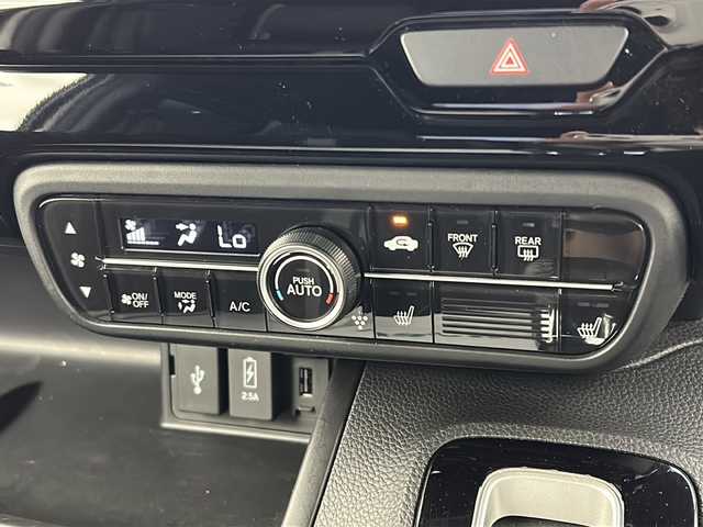 ホンダ Ｎ ＢＯＸ カスタム L ターボ 宮城県 2021(令3)年 5.5万km プラチナホワイトパール 1オーナー/Honda SENSING	/・衝突軽減ブレーキ/・アダプティブクルーズコントロール/・車線維持支援システム	/・オートハイビーム	/純正8型ナビ/・CD.DVD.SD.BT.USB/フルセグTV/両側パワースライドドア/バックカメラ/ハーフレザーシート/前席シートヒーター/パドルシフト/ステアリングスイッチ/ビルトインETC/LEDヘッドライト/LEDフォグランプ/アイドリングストップ/横滑り防止装置/プッシュスタート/スマートキー/ロールサンシェード/シートバックテーブル/純正15inAW/フロアマット