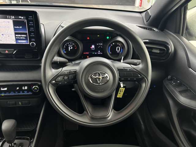 トヨタ ヤリス G 愛知県 2020(令2)年 1.7万km ホワイトパールクリスタルシャイン 禁煙車/純正9インチナビ　/（AM/FM/Bluetooth）/全方位カメラ/トヨタセーフティーセンス/・衝突軽減ブレーキ/・レーンキープアシスト/。オートマチックハイビーム/・クリアランスソナー/・誤発進抑制機能　/ＥＴＣ２．０　/ドライブレコーダー/スマートキー　/プッシュスタート　/カーテンエアバック/純正フロアマット
