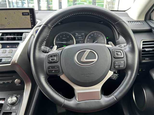 レクサス ＮＸ 300h バージョンL 道南・函館 2019(平31)年 3.6万km ソニックチタニウム 純正ナビ/フルセグＴＶ/衝突軽減ブレーキ/全周囲カメラ/３眼ライト/リア電動リクライニング/シートヒーター/ベンチレーション/パワーバックドア/ステアリングヒーター/クルーズコントロール/赤革シート