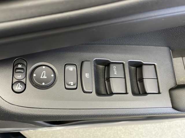 ホンダ ヴェゼル ハイブリッド e:HEV X 長野県 2023(令5)年 2.3万km クリスタルブラックパール 4WD/寒冷地仕様/純正ナビ　VXM-235i/バックカメラ/前席シートヒーター/衝突軽減ブレーキ/レーンキープアシスト/レーダークルーズコントロール/前後コーナーセンサー/ダウンヒルアシストコントロール/LEDヘッドライト/パドルシフト/電動パーキングブレーキ/ブレーキホールド/ヘッドライトレベライザー/ヘッドライトレベライザー/ドアバイザー/スマートキー