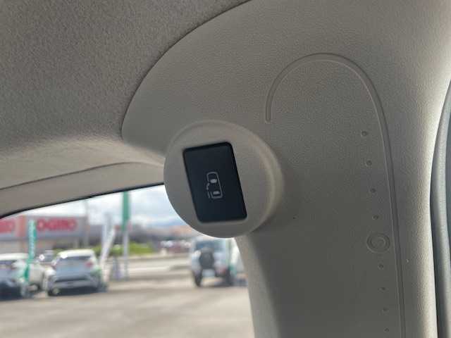 トヨタ スペイド Y 新潟県 2013(平25)年 4.6万km ブラックマイカ 純正ナビ(NSZT-W62G)/(AM/FM/CD/DVD/Bluetooth)/フルセグTV/バックカメラ/センターデフロックオート/HIDヘッドライト/オートライト/フォグランプ/電動格納ウインカーミラー/ISOFIX/純正フロアマット/ドアバイザー/プッシュスタート/スマートキー/保証書/取扱説明書
