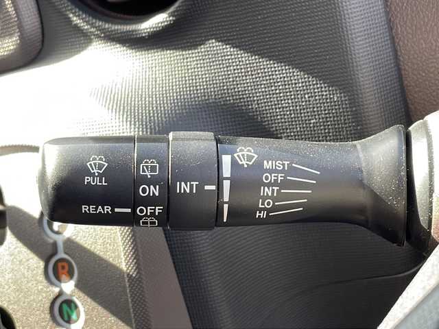 トヨタ スペイド Y 新潟県 2013(平25)年 4.6万km ブラックマイカ 純正ナビ(NSZT-W62G)/(AM/FM/CD/DVD/Bluetooth)/フルセグTV/バックカメラ/センターデフロックオート/HIDヘッドライト/オートライト/フォグランプ/電動格納ウインカーミラー/ISOFIX/純正フロアマット/ドアバイザー/プッシュスタート/スマートキー/保証書/取扱説明書