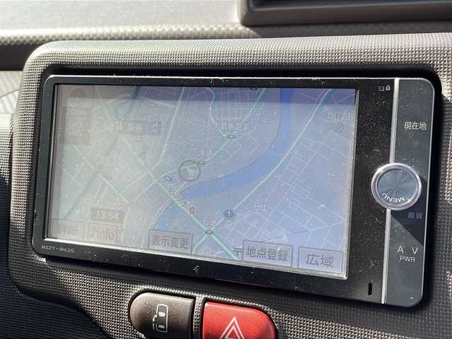 トヨタ スペイド Y 新潟県 2013(平25)年 4.6万km ブラックマイカ 純正ナビ(NSZT-W62G)/(AM/FM/CD/DVD/Bluetooth)/フルセグTV/バックカメラ/センターデフロックオート/HIDヘッドライト/オートライト/フォグランプ/電動格納ウインカーミラー/ISOFIX/純正フロアマット/ドアバイザー/プッシュスタート/スマートキー/保証書/取扱説明書