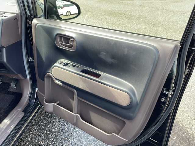 トヨタ スペイド Y 新潟県 2013(平25)年 4.6万km ブラックマイカ 純正ナビ(NSZT-W62G)/(AM/FM/CD/DVD/Bluetooth)/フルセグTV/バックカメラ/センターデフロックオート/HIDヘッドライト/オートライト/フォグランプ/電動格納ウインカーミラー/ISOFIX/純正フロアマット/ドアバイザー/プッシュスタート/スマートキー/保証書/取扱説明書