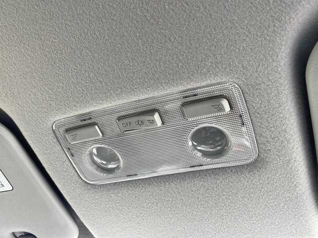 トヨタ スペイド Y 新潟県 2013(平25)年 4.6万km ブラックマイカ 純正ナビ(NSZT-W62G)/(AM/FM/CD/DVD/Bluetooth)/フルセグTV/バックカメラ/センターデフロックオート/HIDヘッドライト/オートライト/フォグランプ/電動格納ウインカーミラー/ISOFIX/純正フロアマット/ドアバイザー/プッシュスタート/スマートキー/保証書/取扱説明書