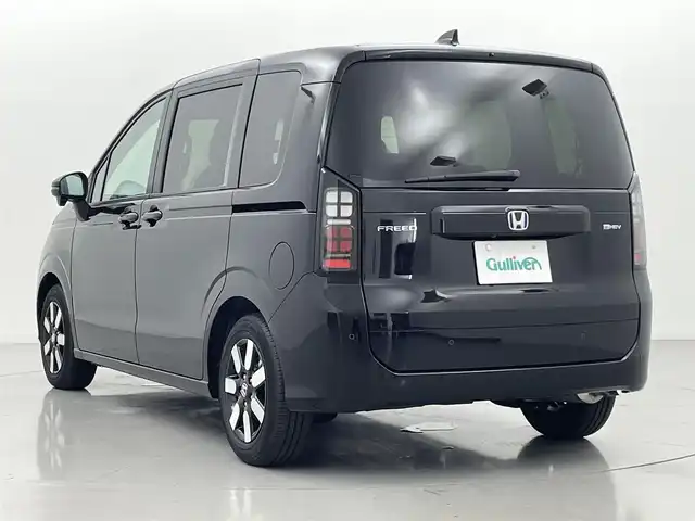 ホンダ フリード ハイブリット e:HEV AIR EX 熊本県 2025(令7)年 0.1千km クリスタルブラックパール 登録済未使用車/純正9インチナビLXM-242ZFNI/バックカメラ　/両側パワースライドドア　/前席シートヒーター　/前後クリアランスソナー　/ホンダセンシング/・アダブティブクルーズコントロール/・踏み間違い防止アシスト/・標識認識システム/・レーンキープアシスト/・路外逸脱抑制機能　/・先行車発進お知らせ機能/・ブラインドスポットモニター/・衝突軽減ブレーキ/・オートハイビーム/横滑り防止/ハーフレザーシート/電動パーキングブレーキ/ブレーキホールド/純正１５インチAW/オートライト/HIDライト/スマートキー/プッシュスタート/スペアキー1本/保証書/取扱説明書　