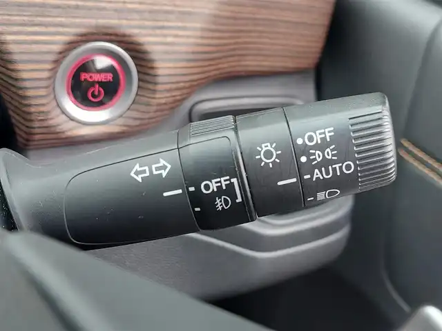 ホンダ フリード ハイブリット クロスター 東京都 2023(令5)年 1.7万km クリスタルブラックパール 純正ナビ/フルセグ/バックカメラ/ビルトインETC/両側パワースライドドア/ハーフレザーシート/シートヒーター/衝突軽減ブレーキ/レーンキープアシスト/レーダークルーズコントロール/コーナーセンサー/LEDヘッドライト/スマートキー