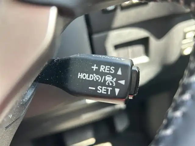 レクサス ＮＸ 300h Iパッケージ 佐賀県 2020(令2)年 3.2万km マーキュリーグレーマイカ レクサスセーフティシステム＋/・プリクラッシュセーフティ/・レーダークルーズコントロール/・レーントレーシングアシスト/・オートマチックハイビーム/ブラインドスポットモニター/クリアランスソナー/純正メーカーナビ/・パノラミックビューモニター/・フルセグTV/BT/CD/DVD/前後ドラレコ(ZDR-015)/ETC2.0/三眼LEDヘッドライト/純正17インチAW/Ltexシート/前席パワーシート/シートメモリ/前席シートヒーター/革巻きステアリング/パドルシフト/ステアリングヒーター/パワーバックドア/電動パーキングスイッチ/トノカバー/レーダー探知機(AR-G1A)/スペアキー×１/取扱説明書/保証書