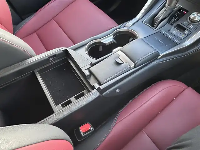 レクサス ＮＸ 300h Iパッケージ 佐賀県 2020(令2)年 3.2万km マーキュリーグレーマイカ レクサスセーフティシステム＋/・プリクラッシュセーフティ/・レーダークルーズコントロール/・レーントレーシングアシスト/・オートマチックハイビーム/ブラインドスポットモニター/クリアランスソナー/純正メーカーナビ/・パノラミックビューモニター/・フルセグTV/BT/CD/DVD/前後ドラレコ(ZDR-015)/ETC2.0/三眼LEDヘッドライト/純正17インチAW/Ltexシート/前席パワーシート/シートメモリ/前席シートヒーター/革巻きステアリング/パドルシフト/ステアリングヒーター/パワーバックドア/電動パーキングスイッチ/トノカバー/レーダー探知機(AR-G1A)/スペアキー×１/取扱説明書/保証書
