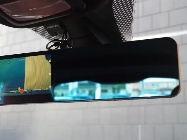 アバルト ５９５ ツーリズモ 埼玉県 2019(平31)年 1万km ホワイト レッドレザーシート/CarPlay/パークセンサー/純正ディスプレイオーディオ/ETC/Bluetooth/USB接続