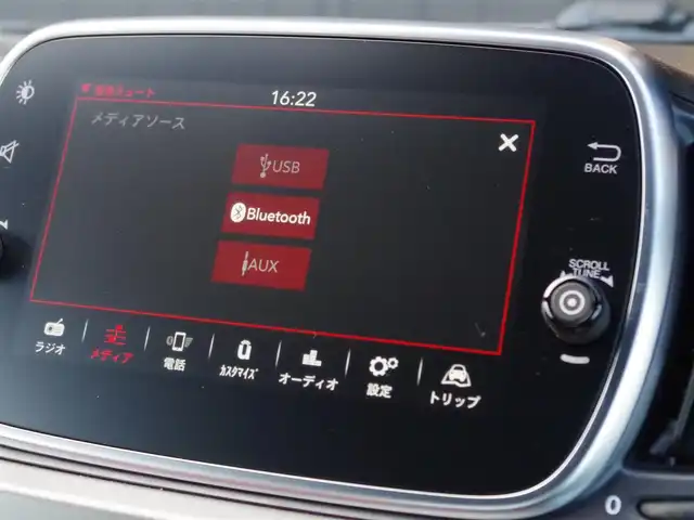 アバルト ５９５ ツーリズモ 埼玉県 2019(平31)年 1万km ホワイト レッドレザーシート/CarPlay/パークセンサー/純正ディスプレイオーディオ/ETC/Bluetooth/USB接続