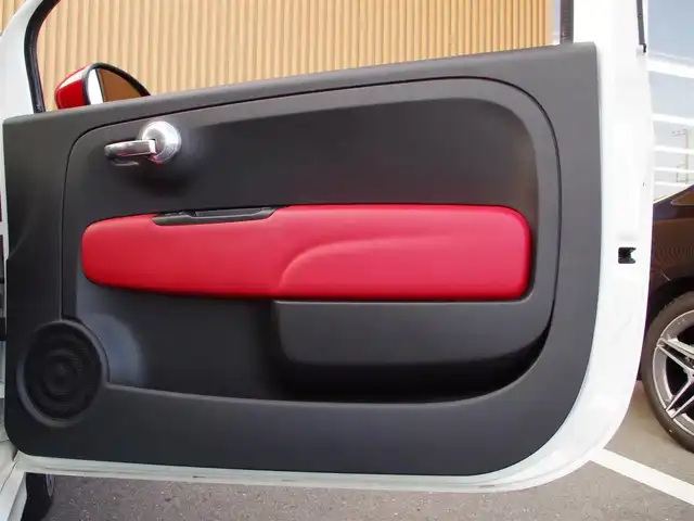 アバルト ５９５ ツーリズモ 埼玉県 2019(平31)年 1万km ホワイト レッドレザーシート/CarPlay/パークセンサー/純正ディスプレイオーディオ/ETC/Bluetooth/USB接続