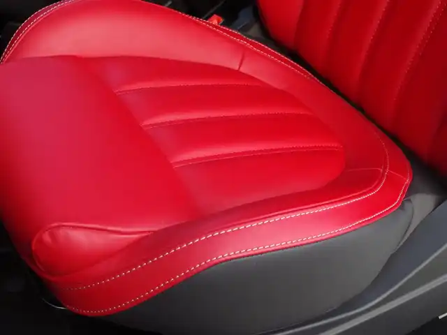 アバルト ５９５ ツーリズモ 埼玉県 2019(平31)年 1万km ホワイト レッドレザーシート/CarPlay/パークセンサー/純正ディスプレイオーディオ/ETC/Bluetooth/USB接続
