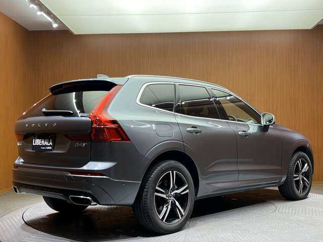 ボルボ ＸＣ６０ D4 AWD Rデザイン 千葉県 2018(平30)年 3.8万km オスミウムグレーM ＡＣＣ　/半革シート　/ナビ　/ＴＶ　/３６０°Ｂｌｕｅｔｏｏｔｈ接続　/電動シート　/シートヒーター　/電動リアゲート　/アダプティブＬＥＤヘッドライト　/自動駐車　/衝突軽減ブレーキ　/ＢＳＭ　/ＬＫＡ　/ＥＴＣ