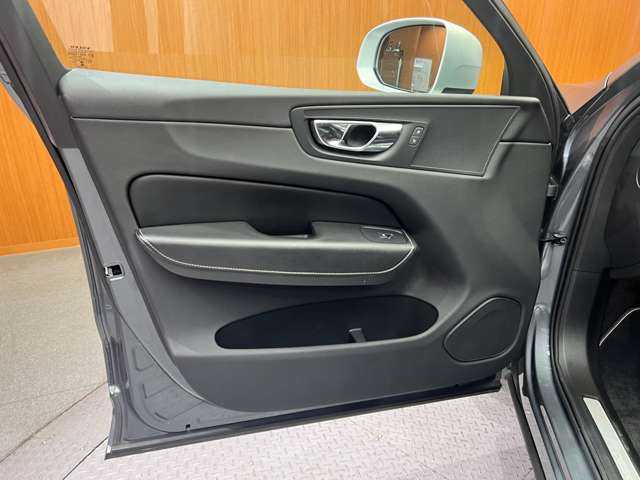 ボルボ ＸＣ６０ D4 AWD Rデザイン 千葉県 2018(平30)年 3.8万km オスミウムグレーM ＡＣＣ　/半革シート　/ナビ　/ＴＶ　/３６０°Ｂｌｕｅｔｏｏｔｈ接続　/電動シート　/シートヒーター　/電動リアゲート　/アダプティブＬＥＤヘッドライト　/自動駐車　/衝突軽減ブレーキ　/ＢＳＭ　/ＬＫＡ　/ＥＴＣ