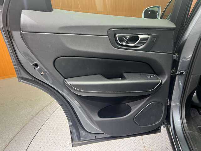 ボルボ ＸＣ６０ D4 AWD Rデザイン 千葉県 2018(平30)年 3.8万km オスミウムグレーM ＡＣＣ　/半革シート　/ナビ　/ＴＶ　/３６０°Ｂｌｕｅｔｏｏｔｈ接続　/電動シート　/シートヒーター　/電動リアゲート　/アダプティブＬＥＤヘッドライト　/自動駐車　/衝突軽減ブレーキ　/ＢＳＭ　/ＬＫＡ　/ＥＴＣ